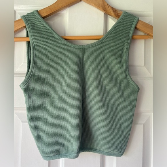 Bundle of (2) Tank Top Style Crop Tops Size M - Picture 7 of 9